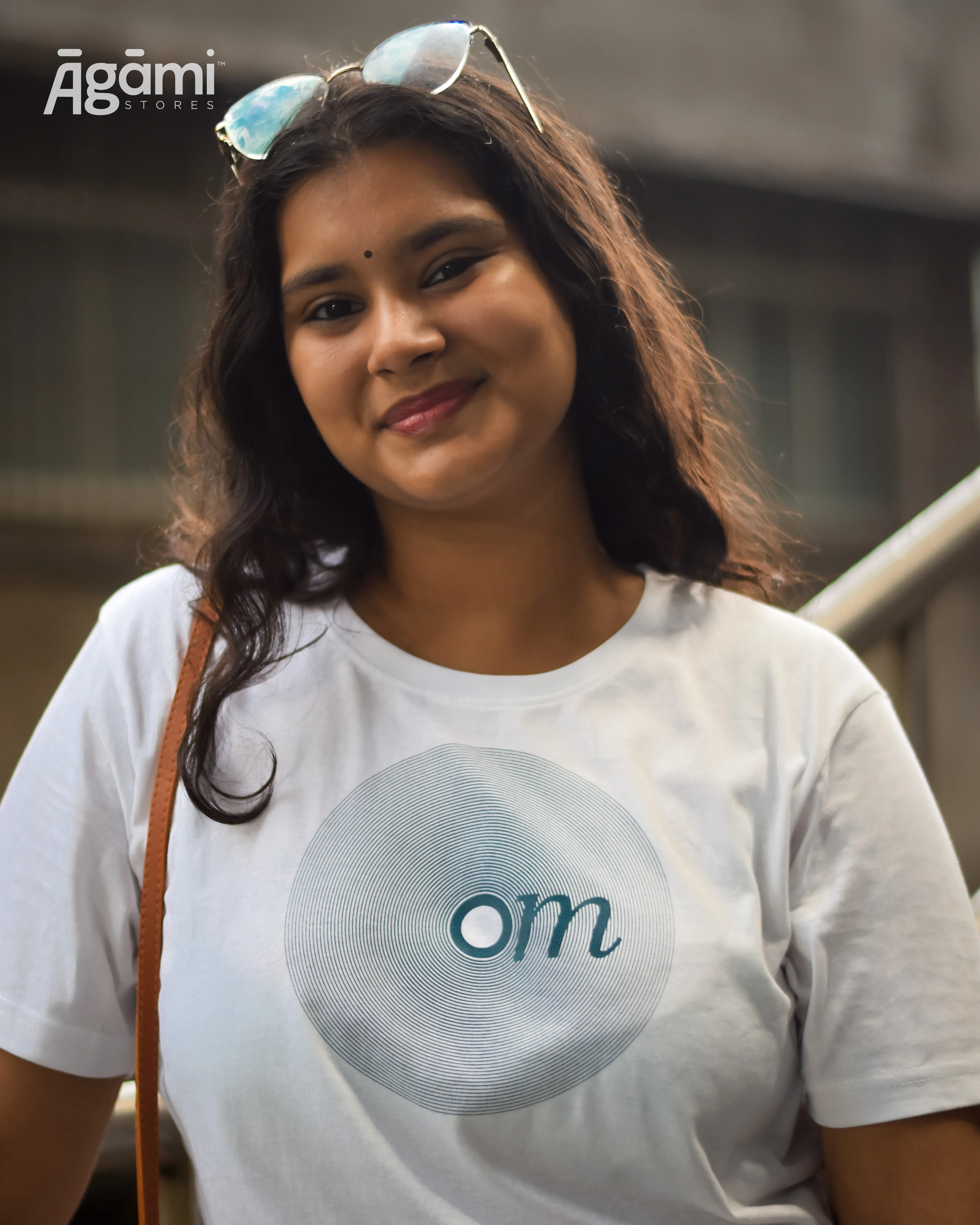 Om Vibes Tshirt - White - Image 3