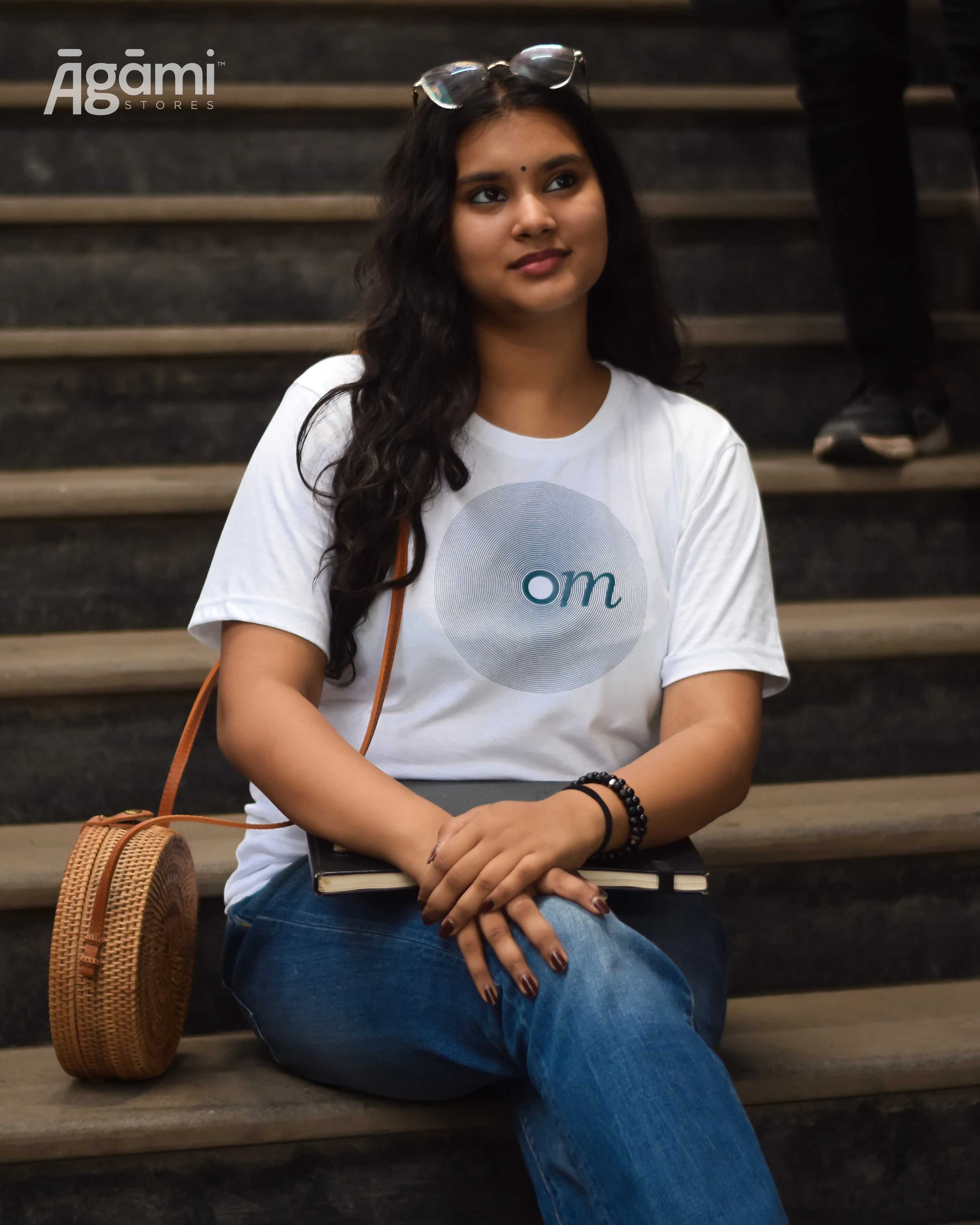 Om Vibes Tshirt - White - Image 5