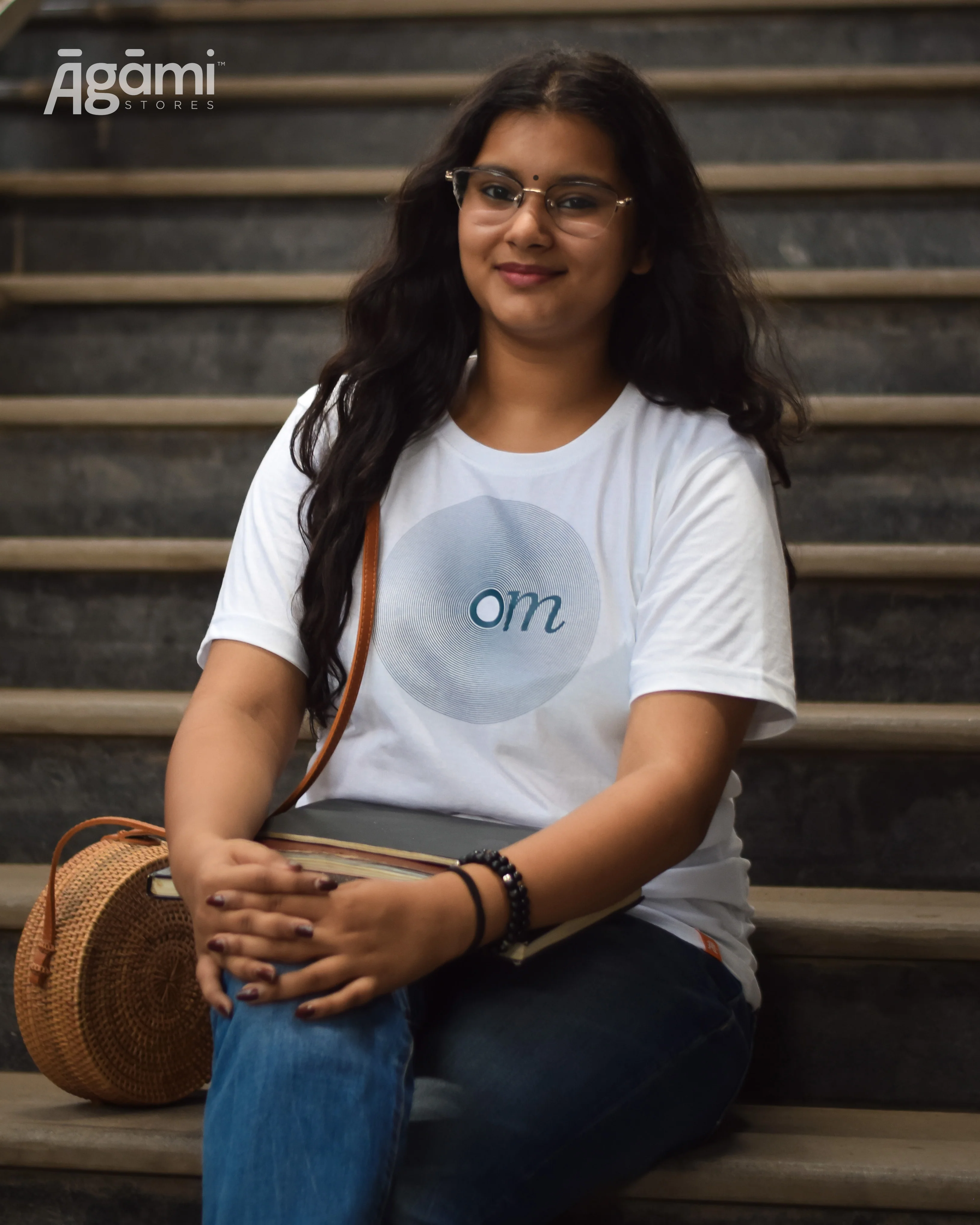 Om Vibes Tshirt - White - Image 6