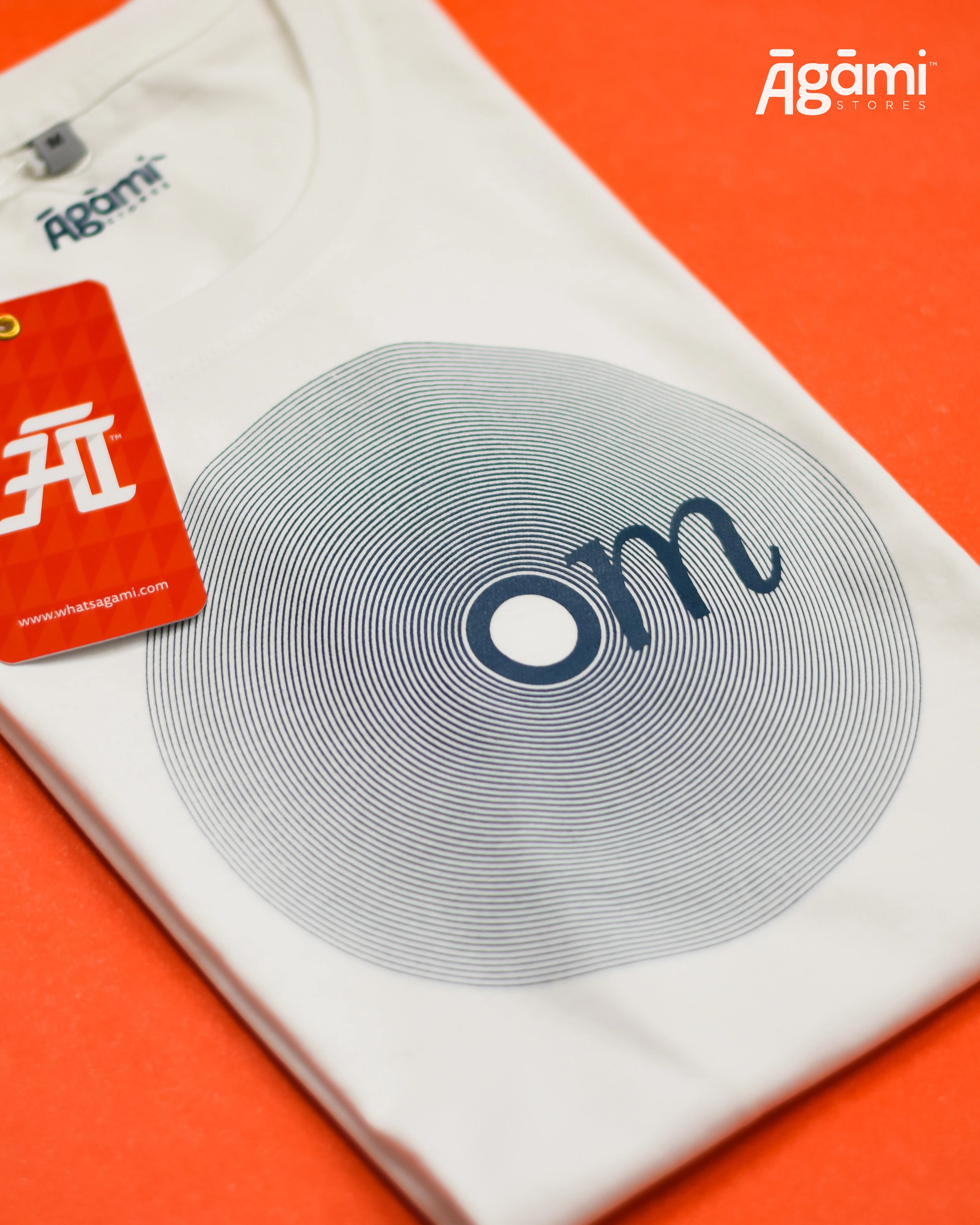 Om Vibes Tshirt - White - Image 8